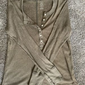 American eagle women’s long sleeve Henley